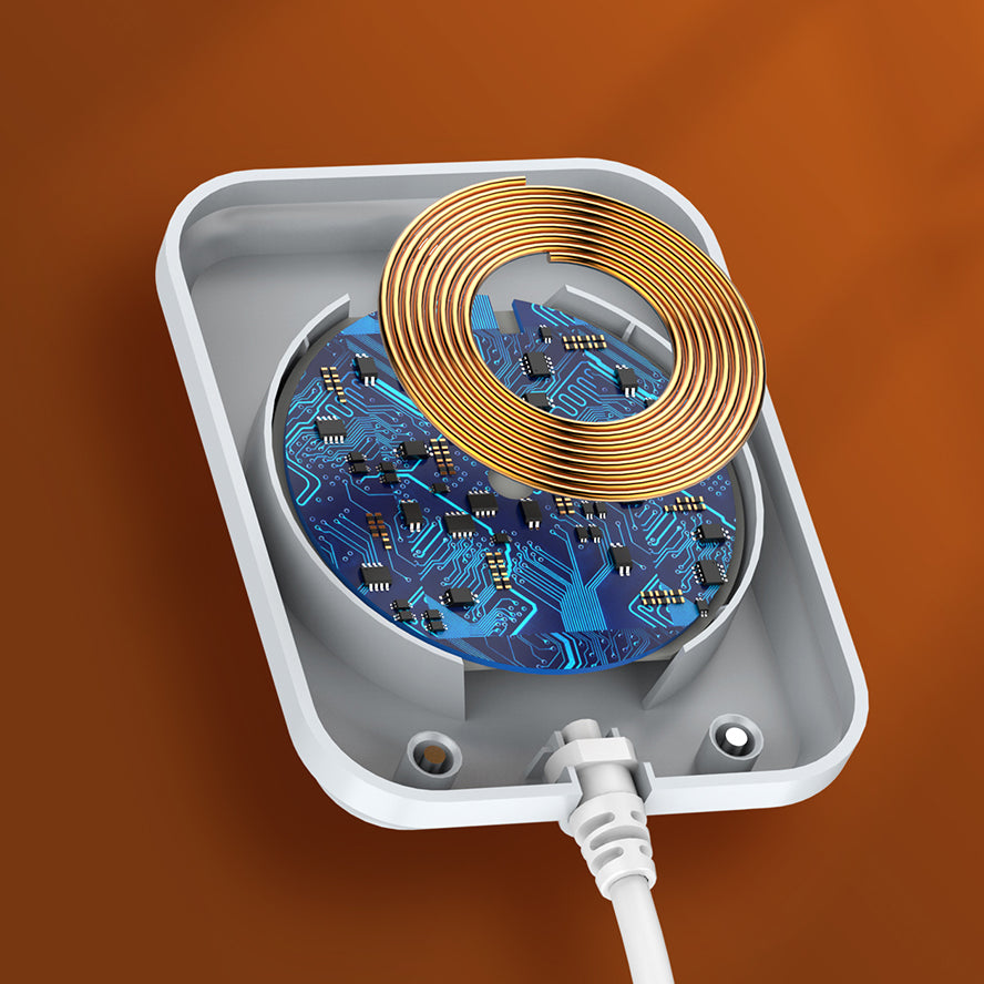 Kabelboks med 5 strømuttak, PD utgang, QC (USB-C), USB og 15W ladeplate på toppen.