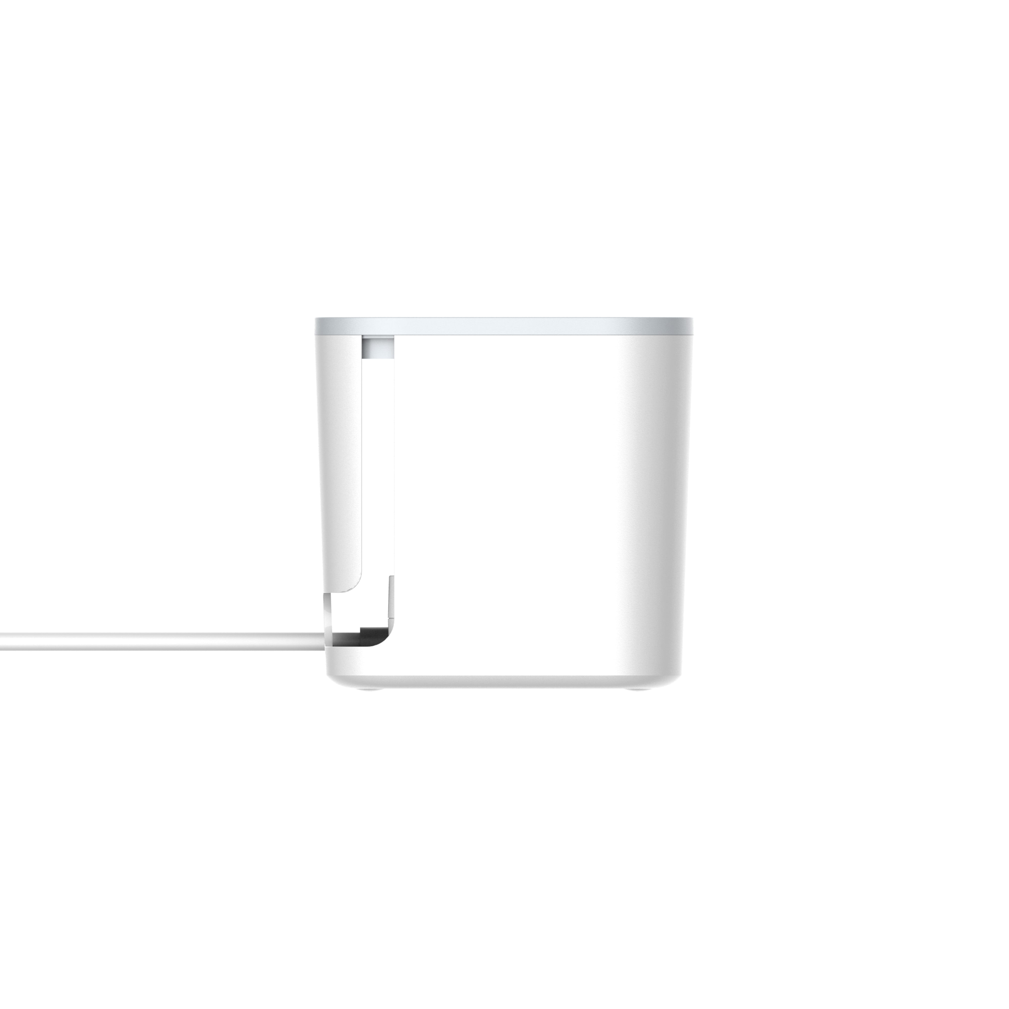 Kabelboks med 5 strømuttak, PD utgang, QC (USB-C), USB og 15W ladeplate på toppen.