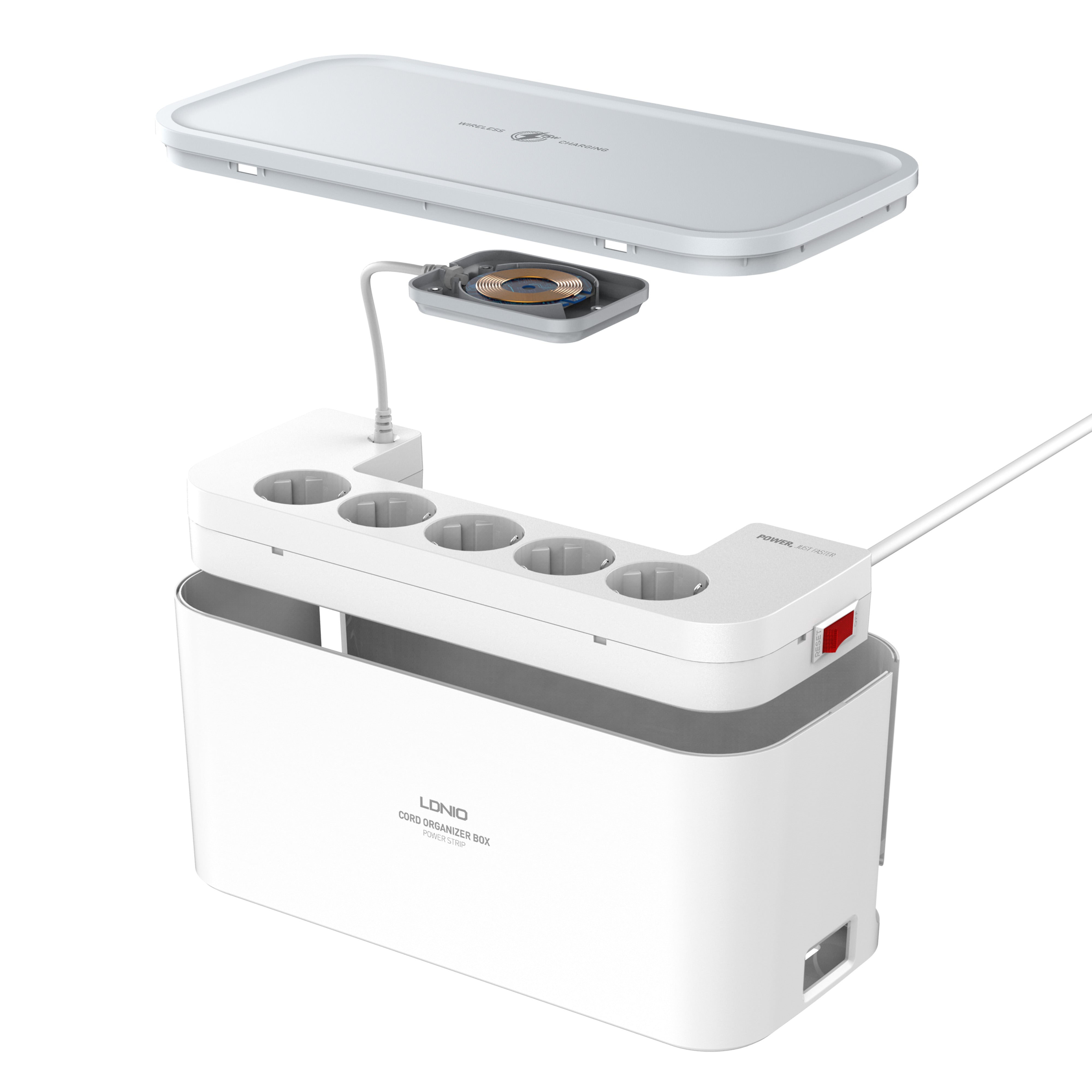 Kabelboks med 5 strømuttak, PD utgang, QC (USB-C), USB og 15W ladeplate på toppen.