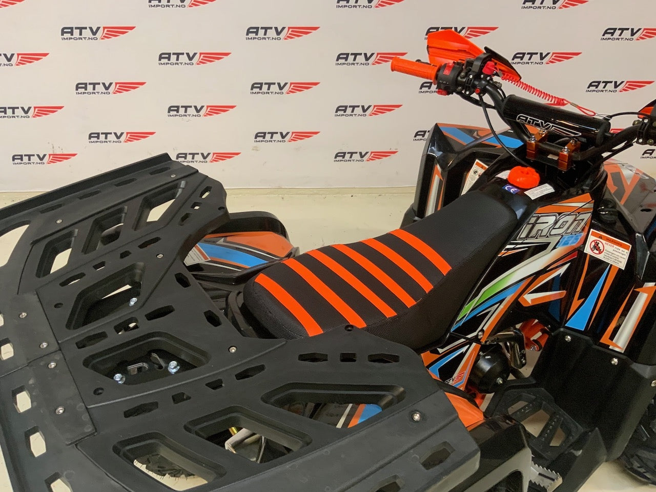 125 cc Stor barnemodell/ungdomsmodell 3+1 med hengerkule, bagasjebrett og LED lys - SORT