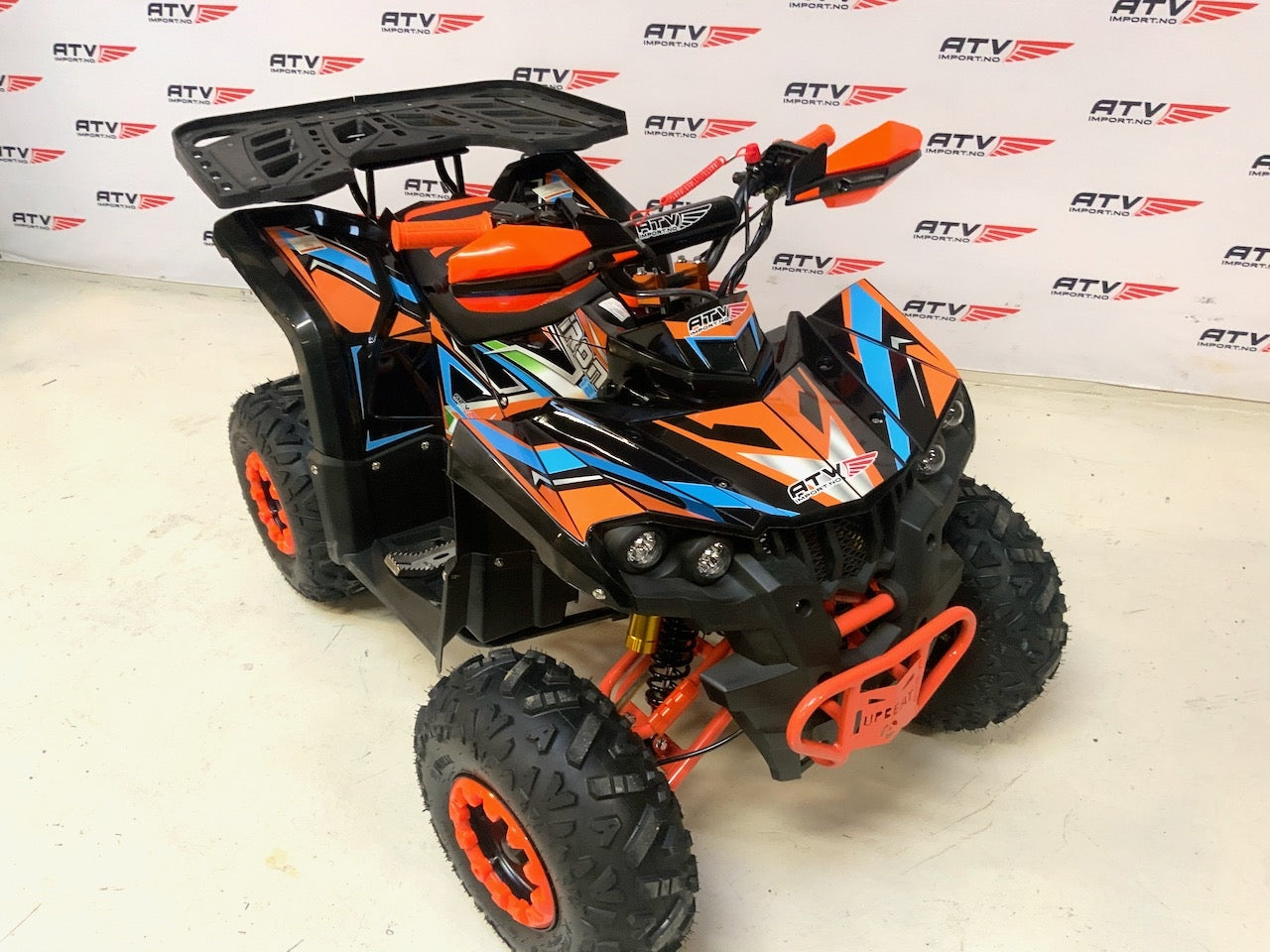 125 cc Stor barnemodell/ungdomsmodell 3+1 med hengerkule, bagasjebrett og LED lys - SORT