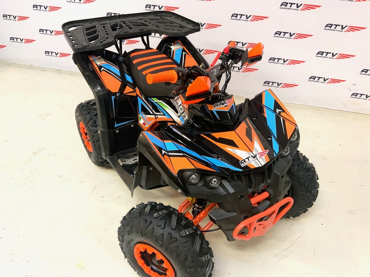 125 cc Stor barnemodell/ungdomsmodell 3+1 med hengerkule, bagasjebrett og LED lys - SORT