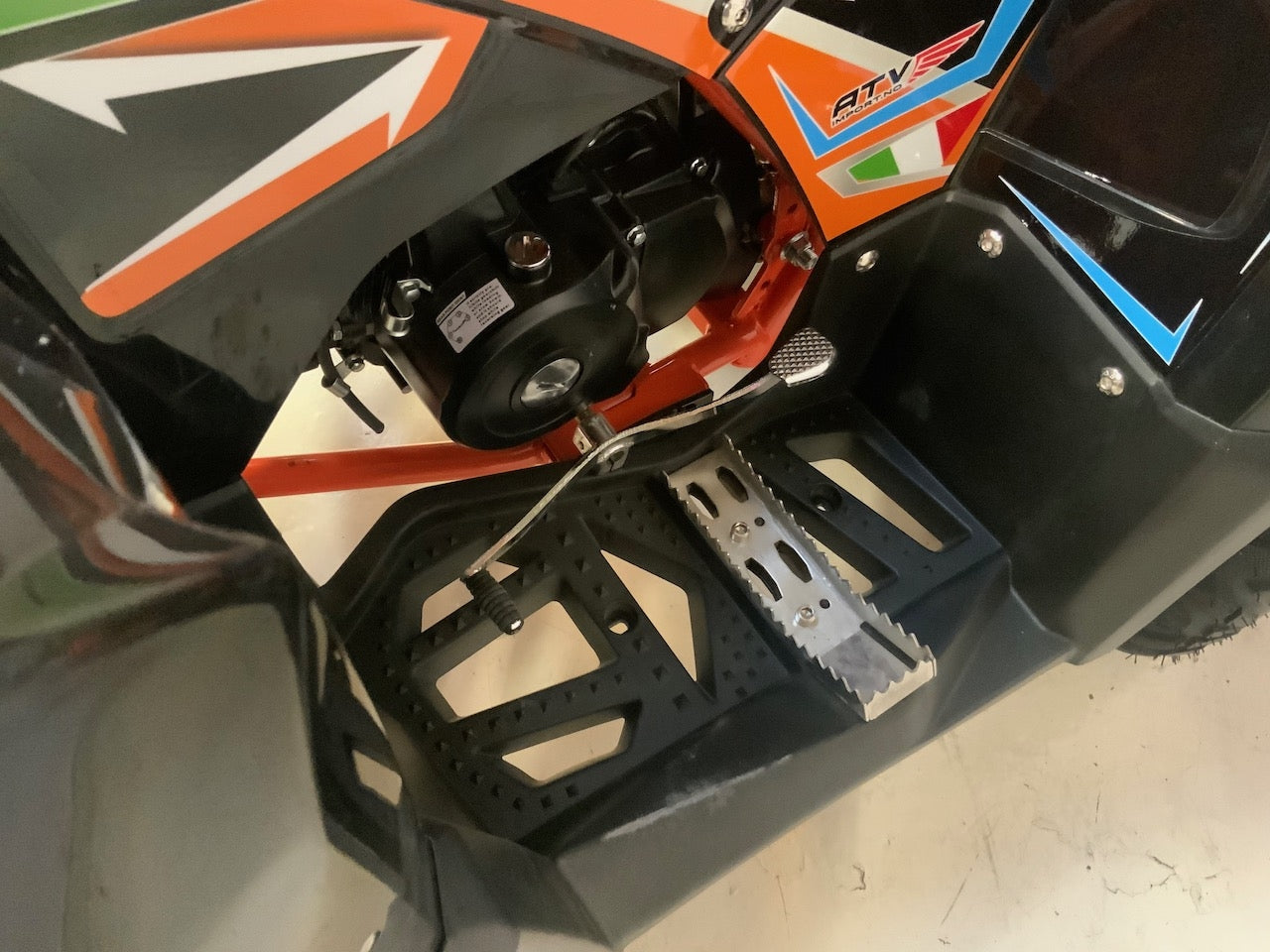 125 cc Stor barnemodell/ungdomsmodell 3+1 med hengerkule, bagasjebrett og LED lys - SORT