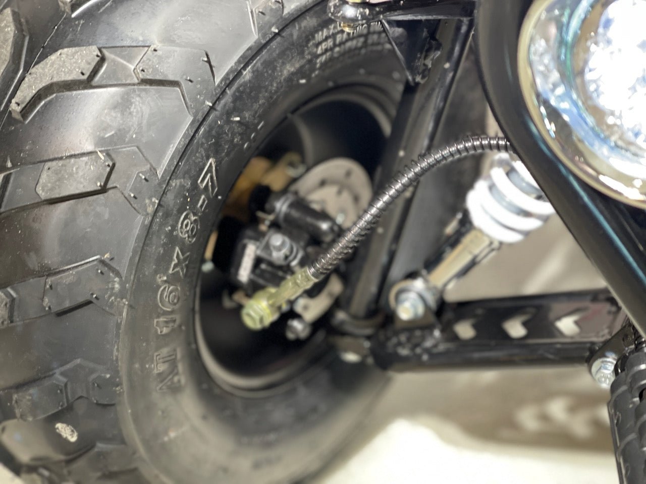 125cc CrossCart - Sort m/røde seter - Bekreftet at den vil ankomme vårt lager i begynnelsen av mai (kraftig forsinket - skulle opprinnleig vært inne i før nyttår)! Reserver nå og få den levert med større hjul uten tillegg!
