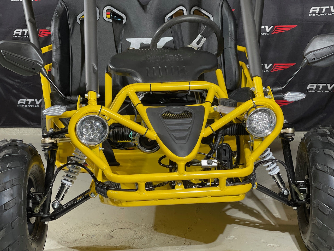 125cc CrossCart - Gul m/sorte seter - Bekreftet at den vil ankomme vårt lager i begynnelsen av mai (kraftig forsinket - skulle opprinnleig vært inne i før nyttår)! Reserver nå og få den levert med større hjul uten tillegg!