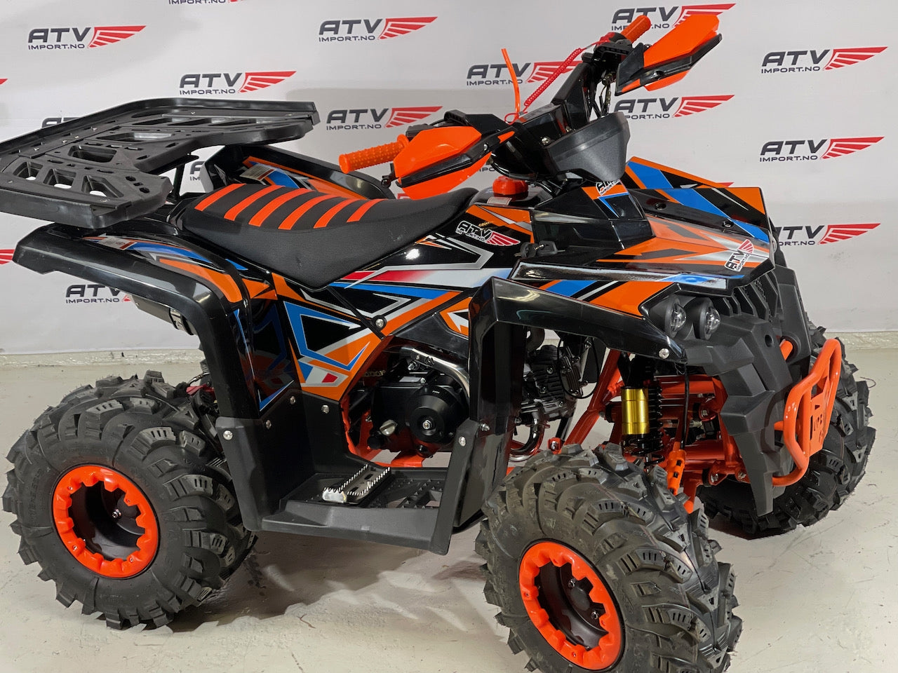 125 cc Stor barnemodell/ungdomsmodell 3+1 med hengerkule, bagasjebrett og LED lys - SORT