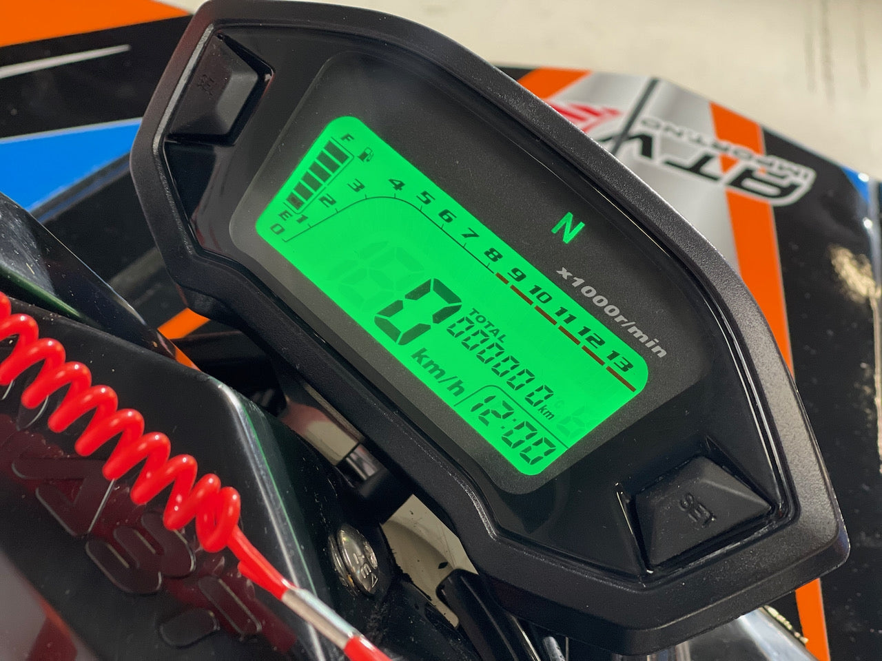 125 cc Stor barnemodell/ungdomsmodell 3+1 med hengerkule, bagasjebrett og LED lys - SORT