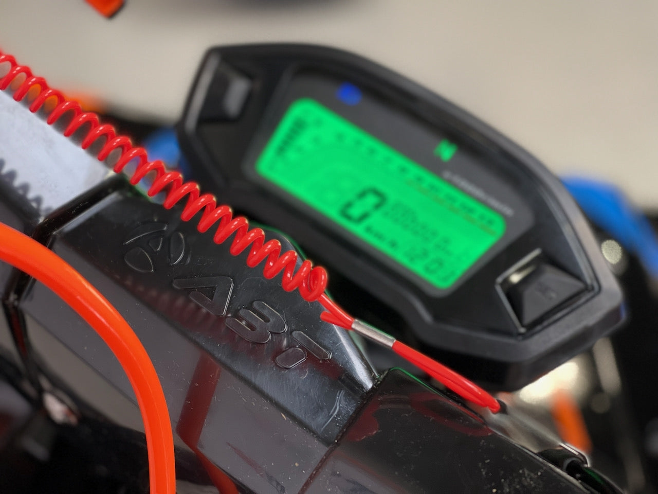 125 cc Stor barnemodell/ungdomsmodell 3+1 med hengerkule, bagasjebrett og LED lys - SORT