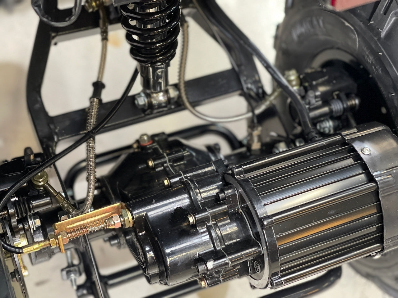 1500W Farmer 60V m/diff. - matt grønn camu m/alu felger og hydrauliske frembremser