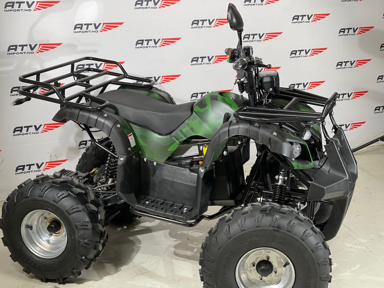 1500W Farmer 60V m/diff. - matt grønn camu (m/stålferger)