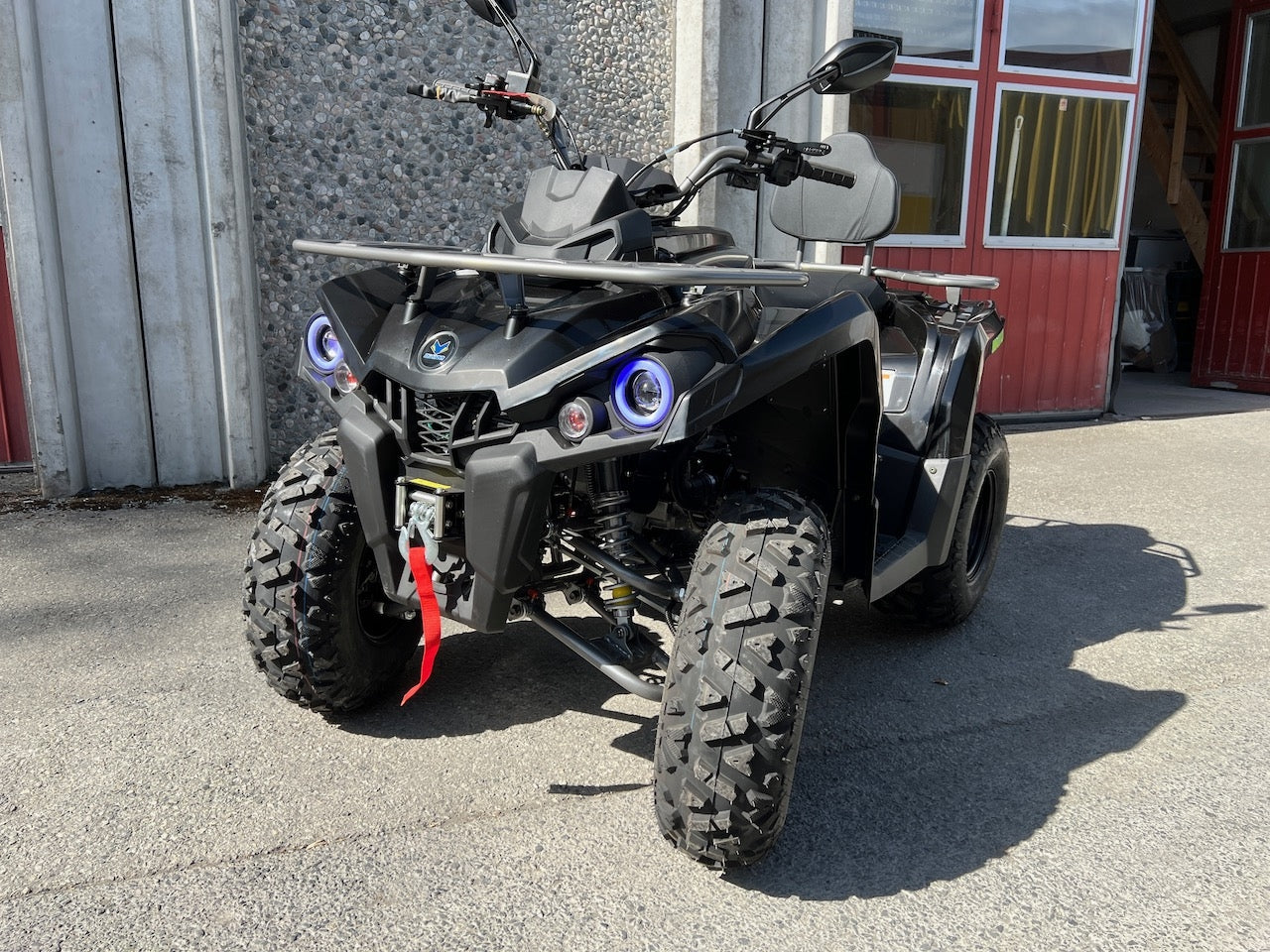 NY MODELL - 200cc Hammer II - Stor modell m/vinsj - sort