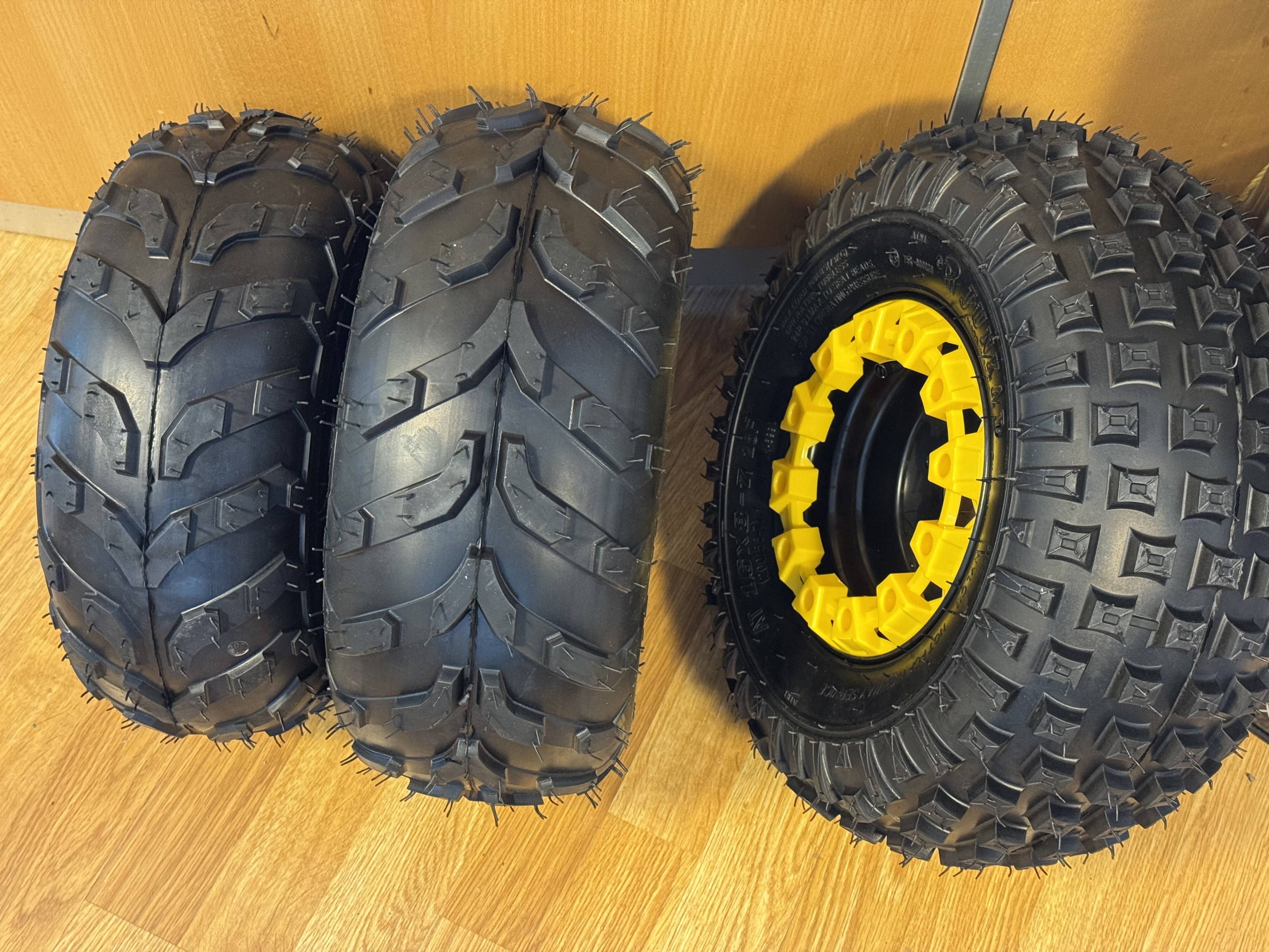 Hjul komplett 7" med felg og gul pynteliste