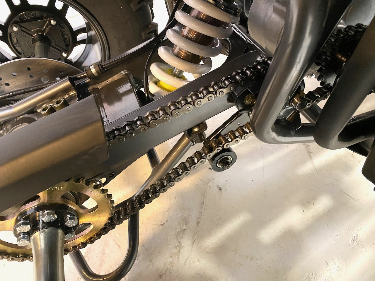 200cc Hammer - Carbon grå m/alu.felger og vinsj + Ledbar