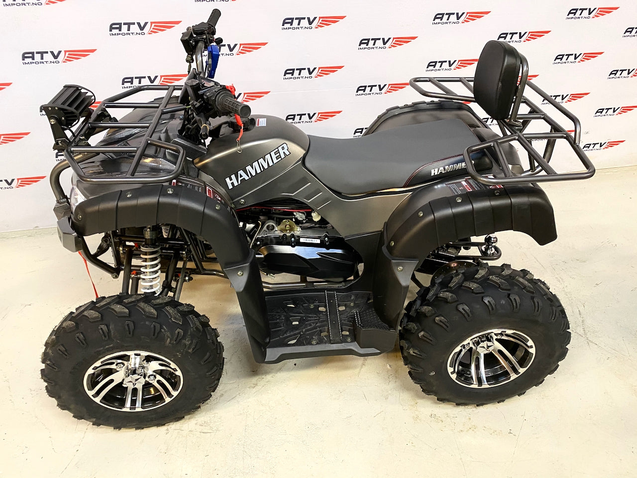 200cc Hammer - Carbon grå m/alu.felger og vinsj + Ledbar