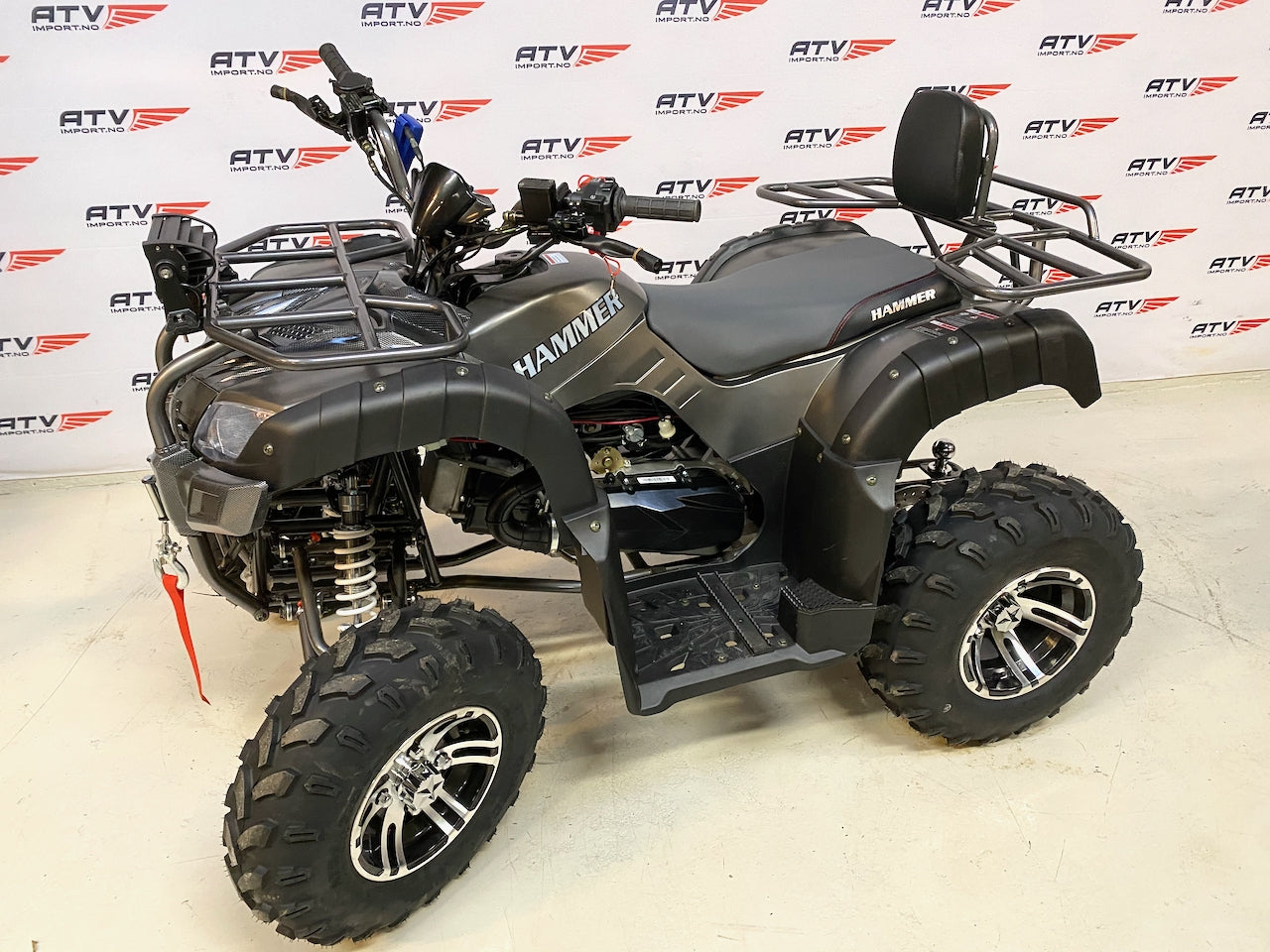 200cc Hammer - Carbon grå m/alu.felger og vinsj + Ledbar