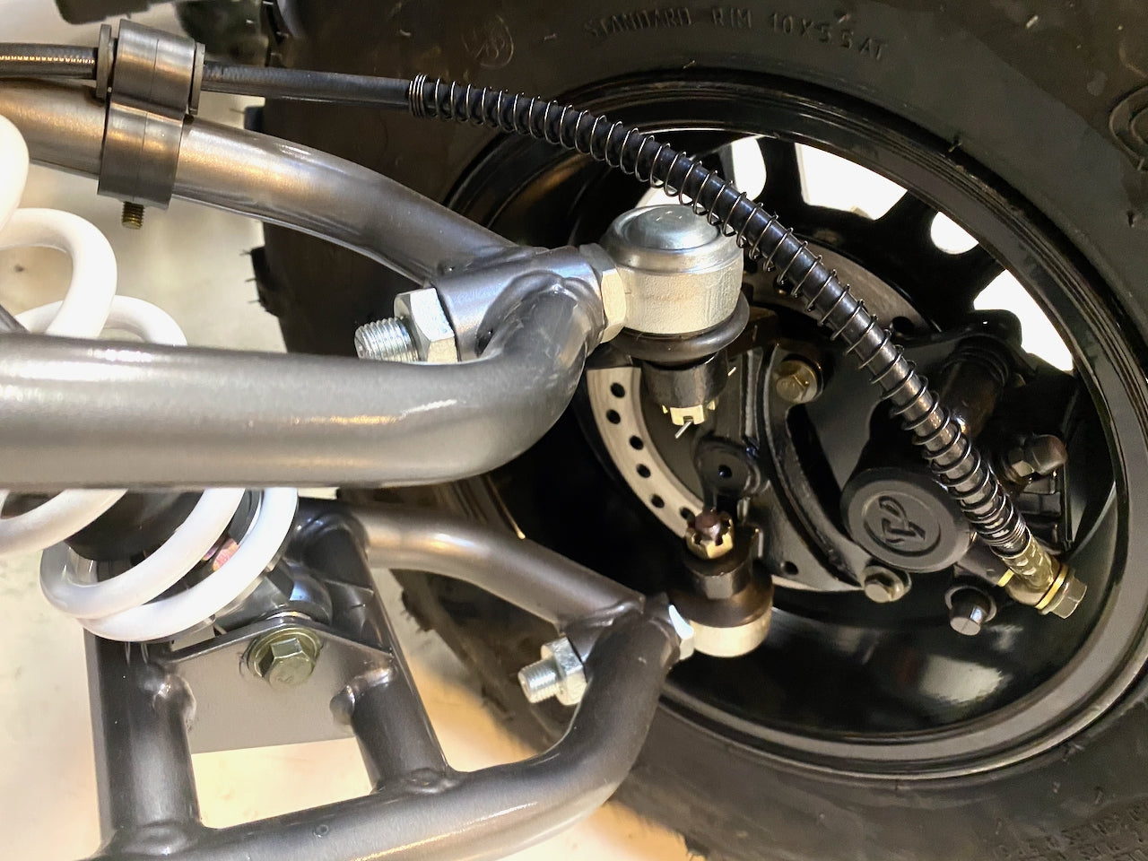 200cc Hammer - Carbon grå m/alu.felger og vinsj + Ledbar