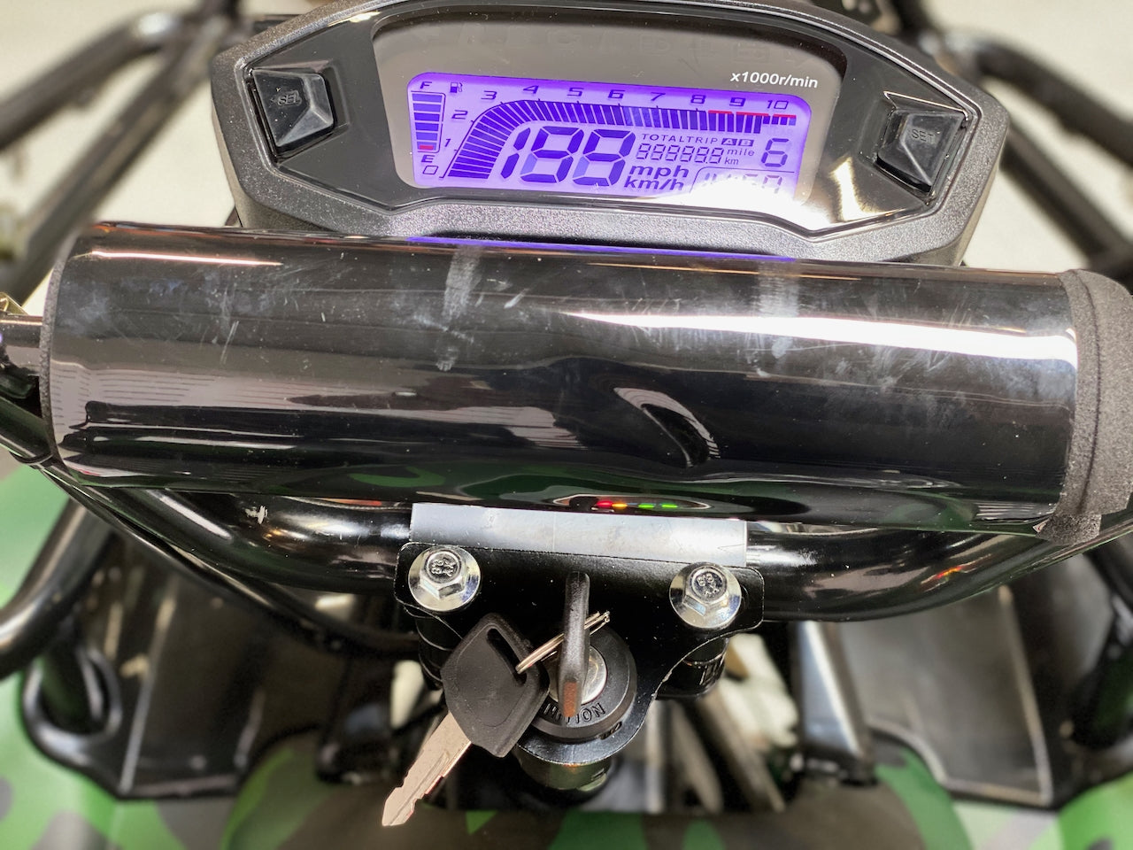 1500W Farmer 60V m/diff. - matt grønn camu (m/stålferger)