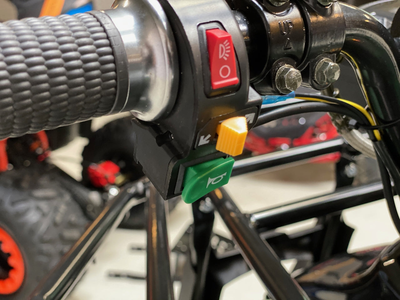 1500W Farmer 60V m/diff. - matt grønn camu (m/stålferger)