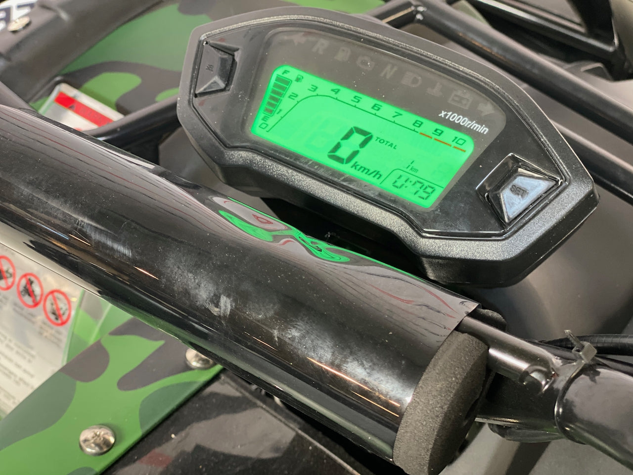 4x4 (3000W bak og 1200W fremme) Farmer 72V m/diff. vinsj og hengerfeste - matt grønn camu