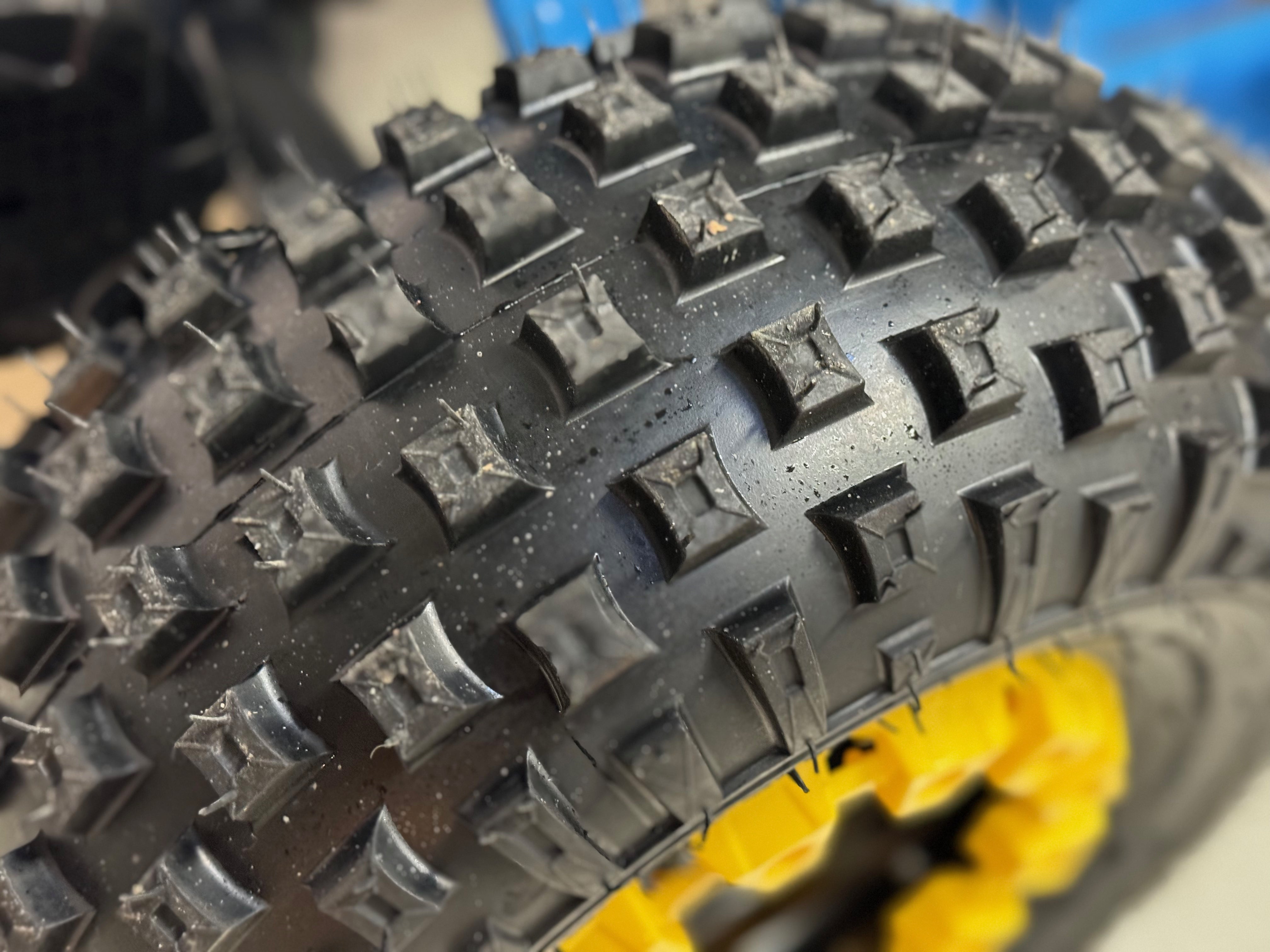 1200W Electric Blue - stor og svært solid bygget barne ATV - 48V m/diff., mekanisk høy/lav gir, 3 effektrinn m.m.