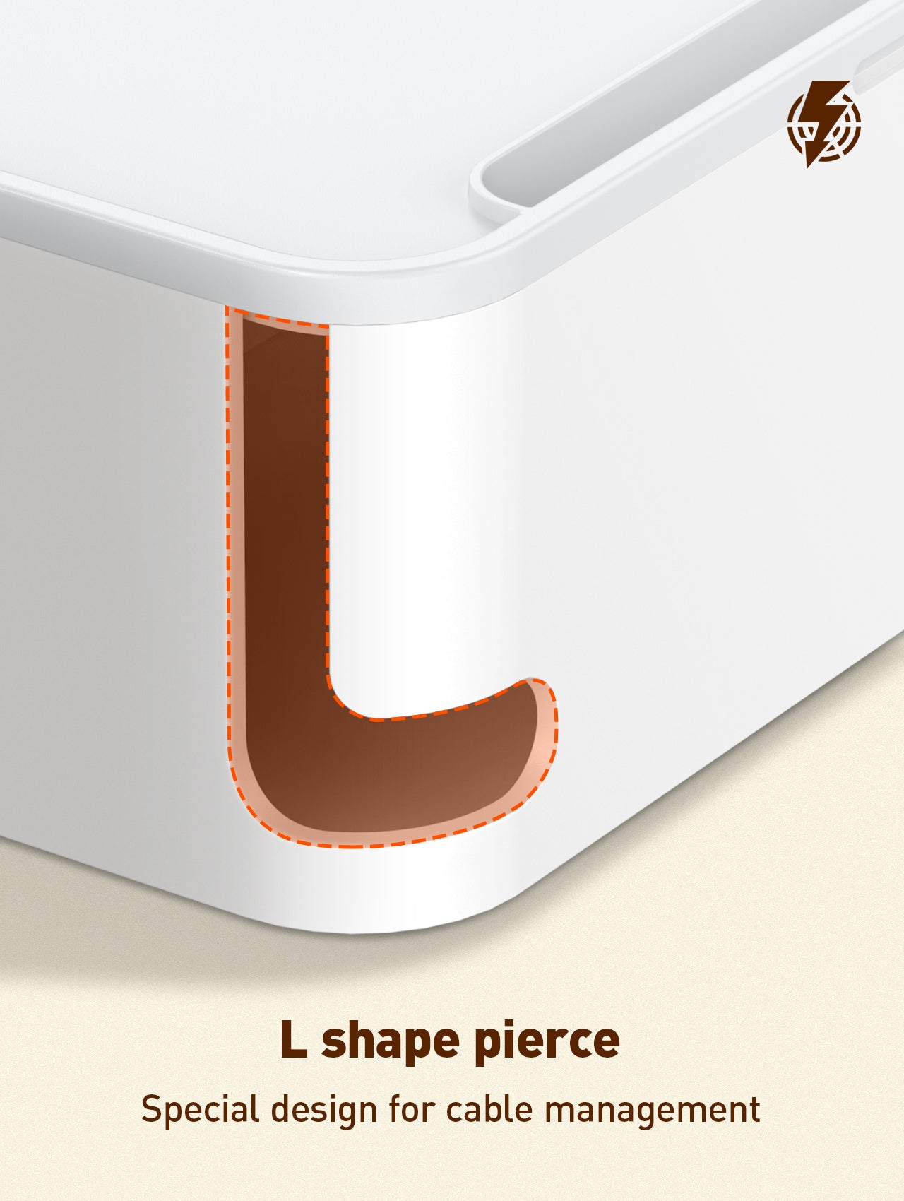 Kabelboks (lav og bredere) med 5 strømuttak, PD, QC, USB utganger og 15W ladeplate på toppen.