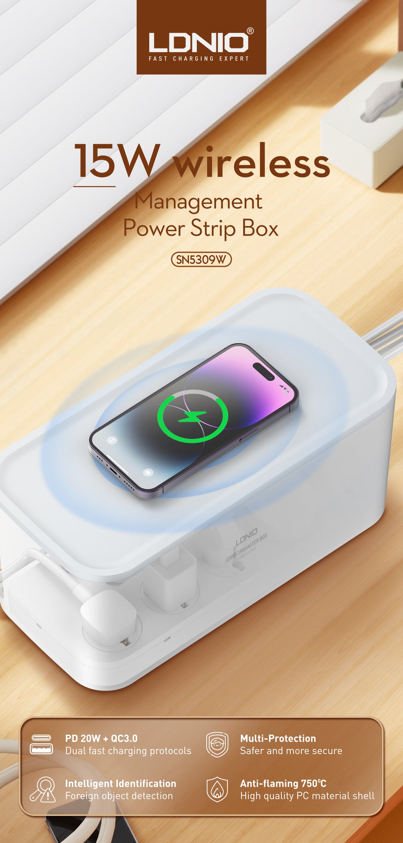 Kabelboks med 5 strømuttak, PD utgang, QC (USB-C), USB og 15W ladeplate på toppen.