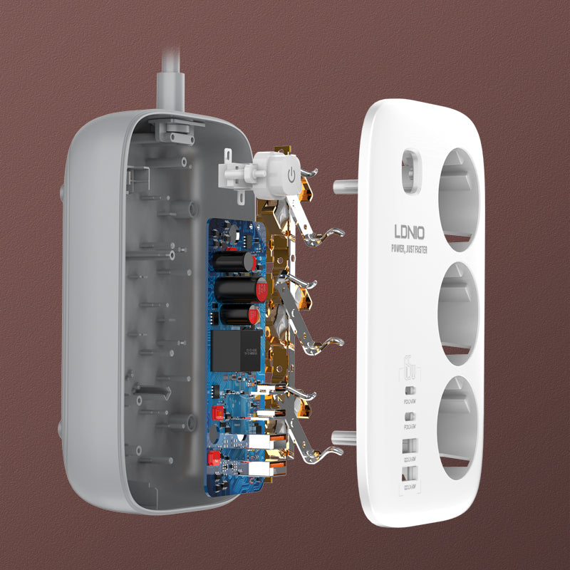 SE3436 Forgreningskontakt med 3 strømkontakter, 3 USB og 1 USB-C hurtiglader