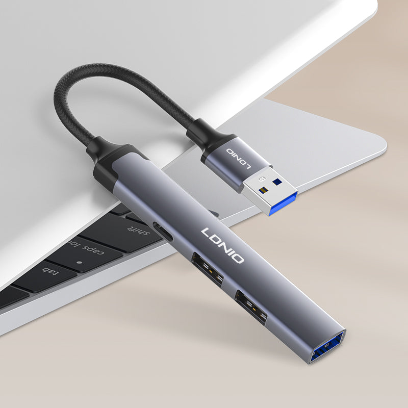 4 i 1 USB docking - utvider antall utganger/innganger