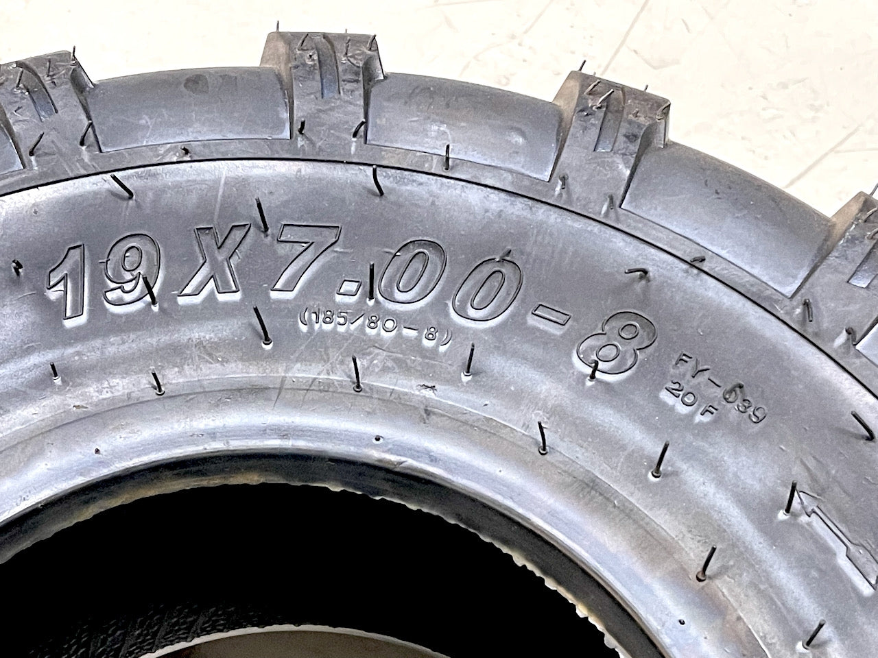 Dekk, bak 22x10-10 - uten felg