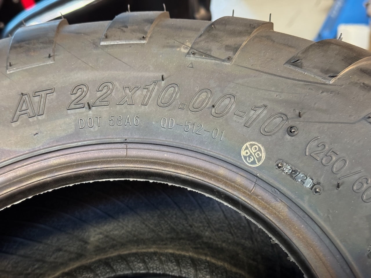 Dekk bak 22x10-10 - uten felg