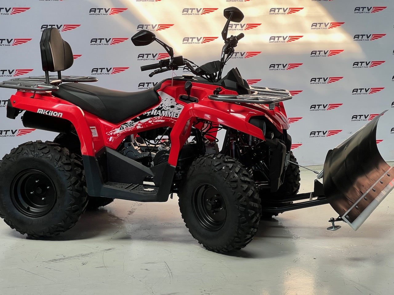200cc Hammer II (RØD) m/snøskjær-vinsj og kjettinger.